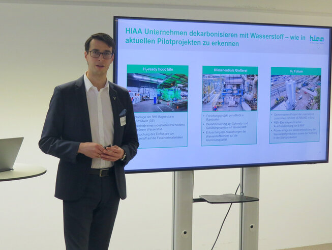 Dr. Bernhard Pribyl-Kranewitter, VERBUND Green Hydrogen GmbH, präsentierte die notwendigen Schritte aus Sicht der HIAA, um Wasserstoffimporte nach Österreich erfolgreich umsetzen zu können. HIAA_News_NEFI_01