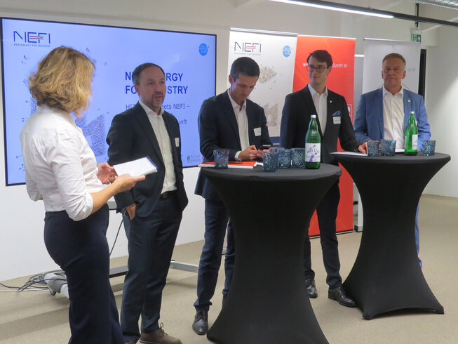 Vertreter:innen aus Politik und Wirtschaft diskutierten über die notwendige Infrastruktur, um die Vision der HIAA zu verwirklichen. HIAA_News_NEFI_02